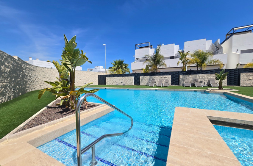 Revente - Townhouse * - Ciudad Quesada * - Doña Pepa *