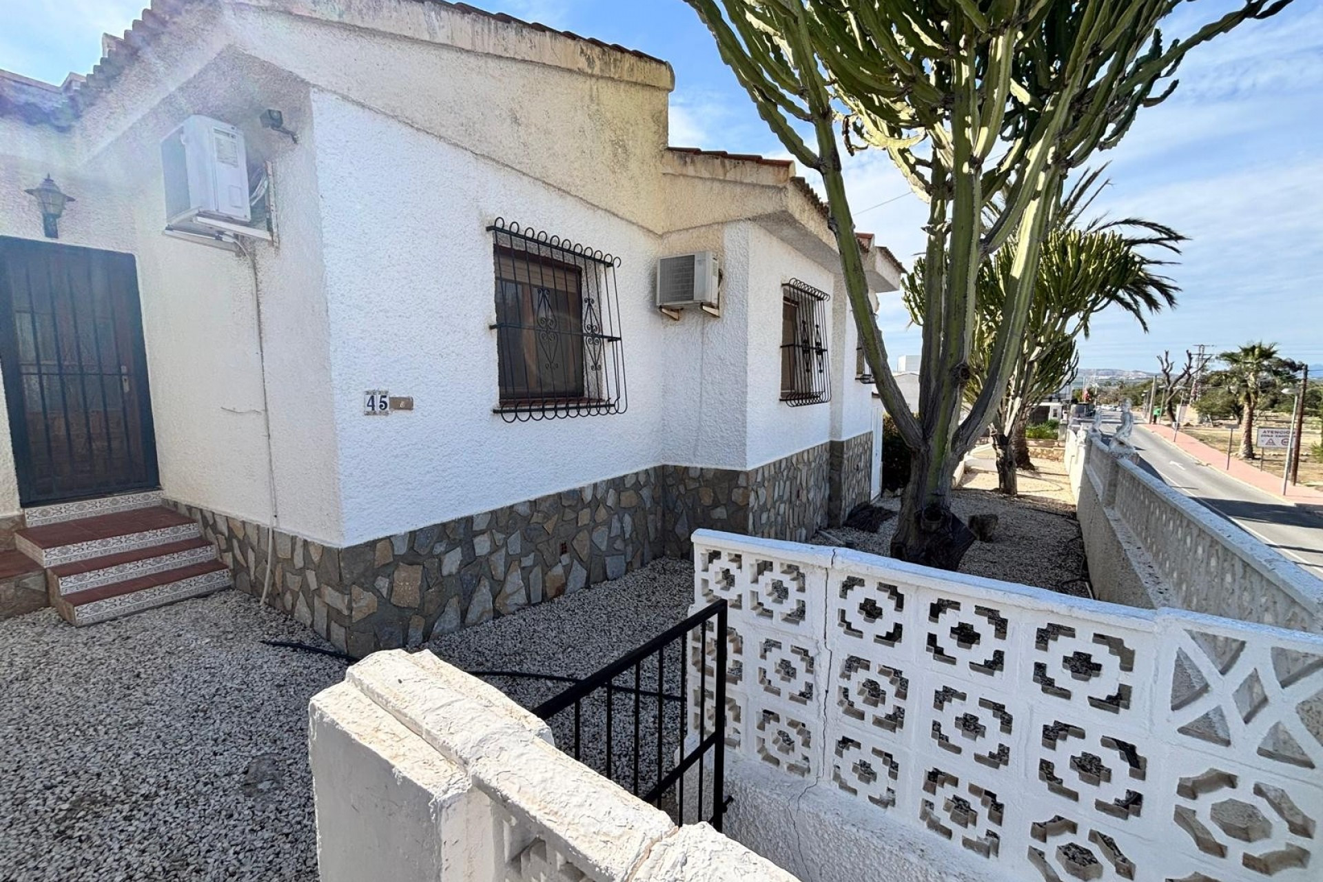 Revente - Villa / Detached - Ciudad Quesada - CENTRO