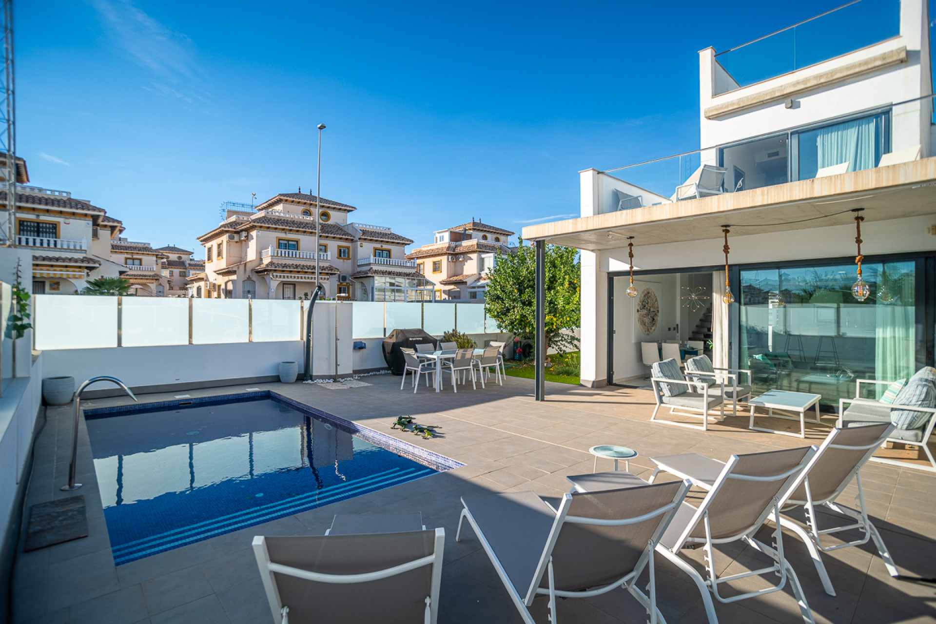 Revente - Villa - Orihuela Costa - Lomas de Cabo Roig