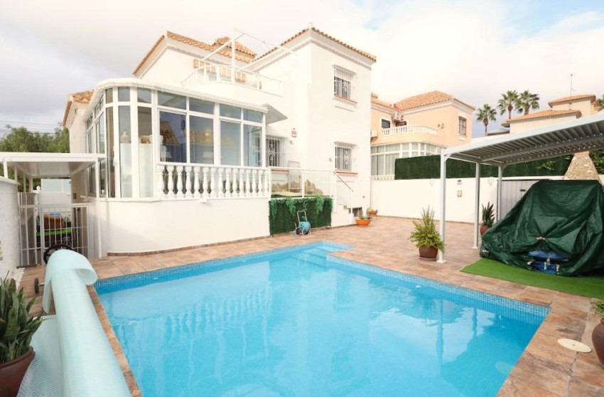 Revente - Villa - San Miguel de Salinas - Las filipinas