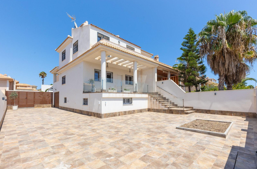 Revente - Villa - Torrevieja - Aguas Nuevas