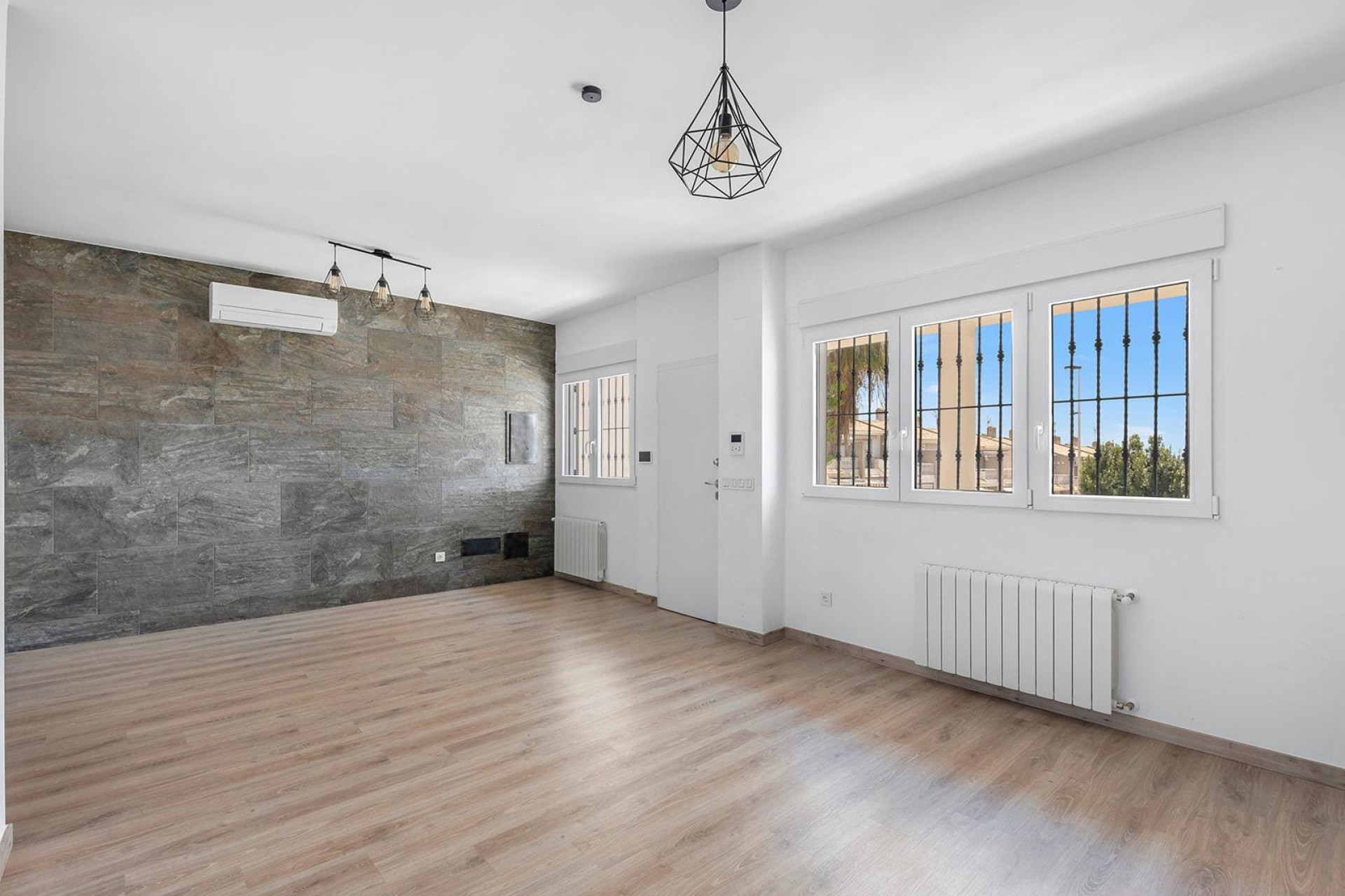 Revente - Villa - Torrevieja - Aguas Nuevas