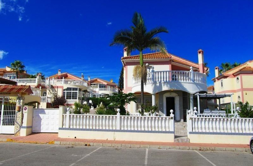 Revente - Villa - Torrevieja - Aguas Nuevas