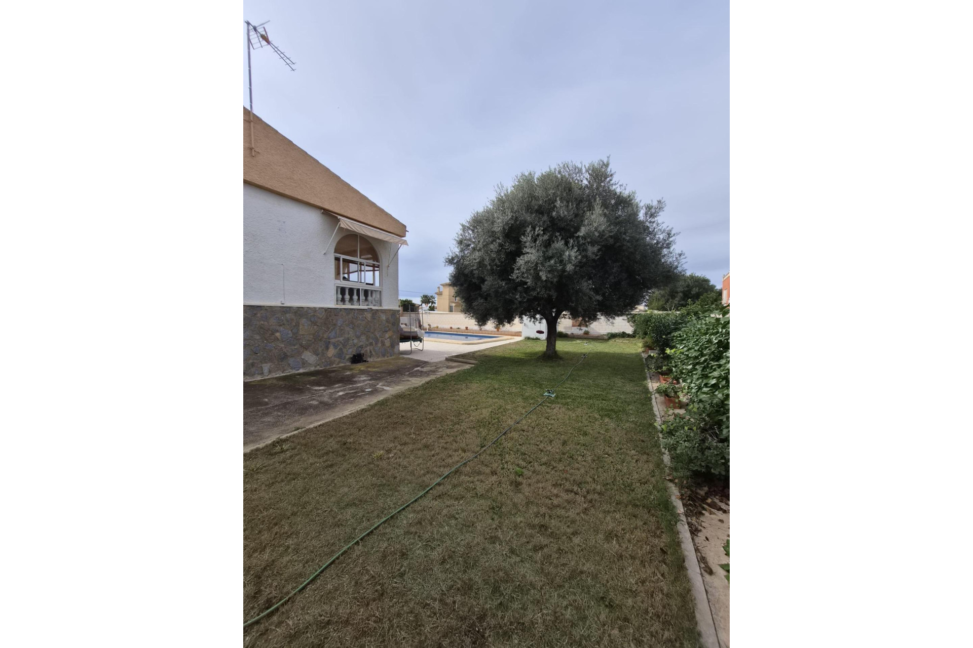 Revente - Villa - Torrevieja - El chaparral