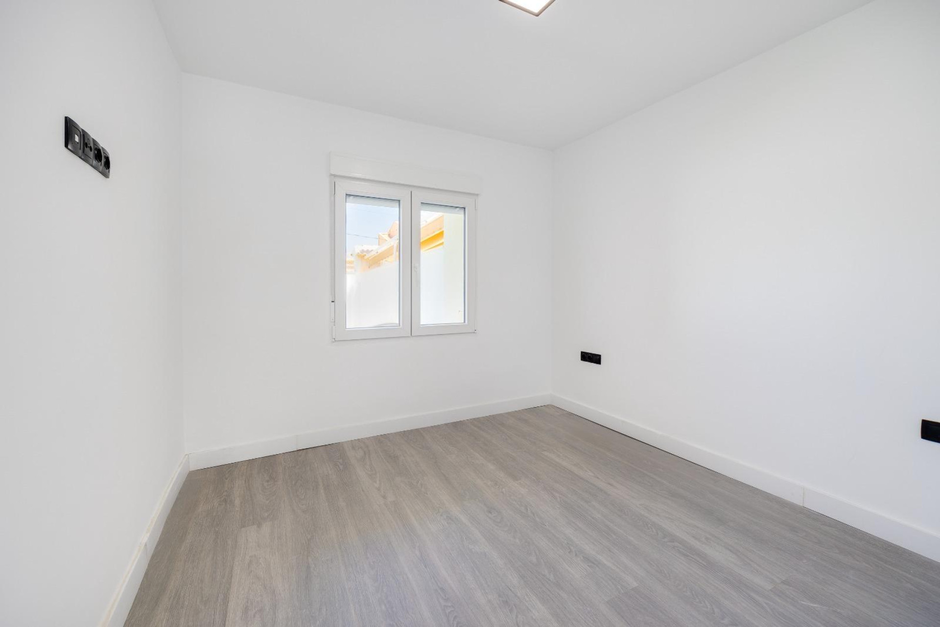 Revente - Villa - Torrevieja - El limonar