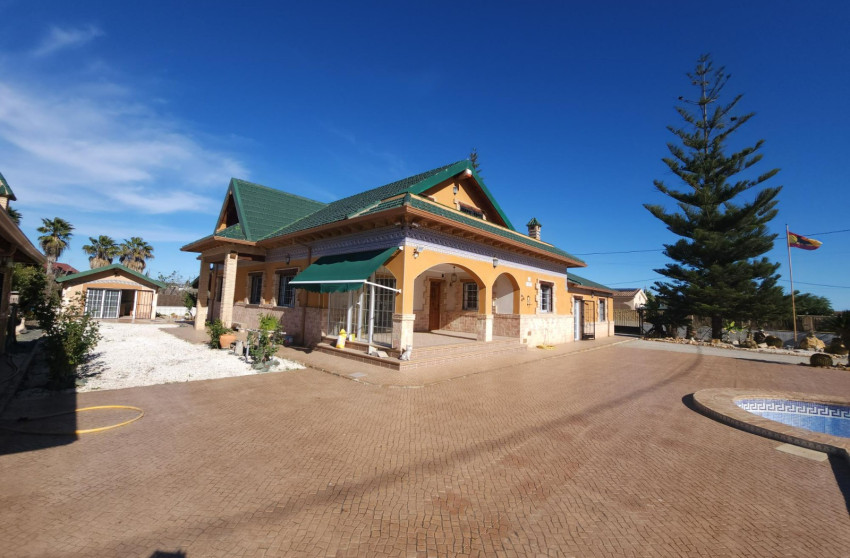 Revente - Villa with annex - Catral