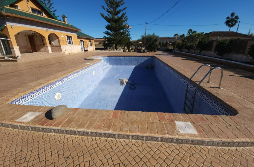 Revente - Villa with annex - Catral