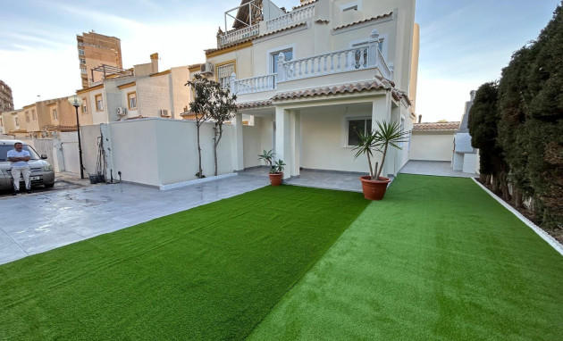 Terraced house - Resale - Torrevieja - Parque las naciones