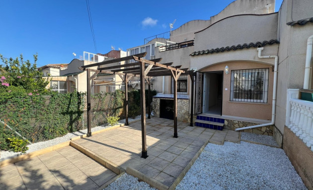 Terraced house / Townhouse - Herverkoop - Torrevieja - Lago Jardín II