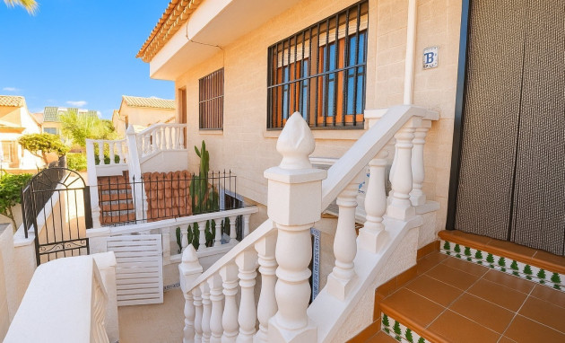 Terraced house / Townhouse - Resale - La Mata - La Mata