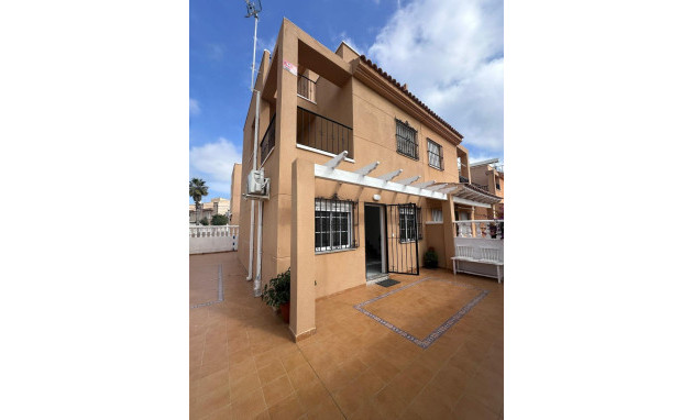 Town house - Herverkoop - Torrevieja - Los Frutales