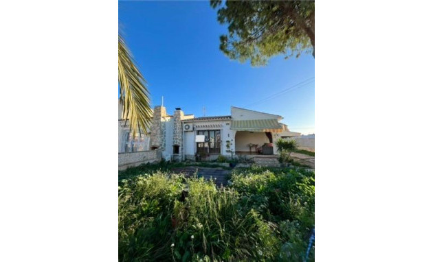 Villa - Herverkoop - Torrevieja - Aguas Nuevas