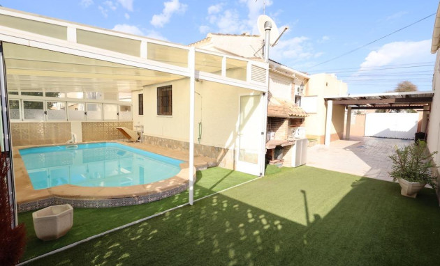 Villa - Herverkoop - Torrevieja - La Siesta - El Salado - Torreta