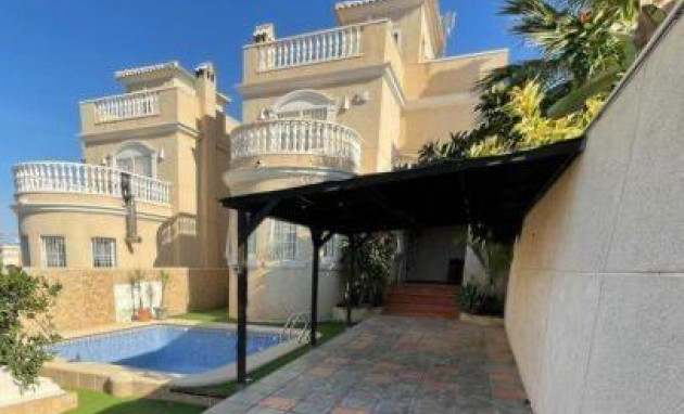 Villa - Herverkoop - Torrevieja - Los altos