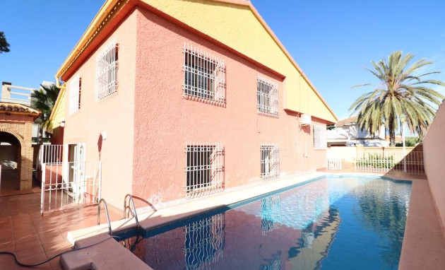 Villa - Resale - Cabo Roig - MUY CERCA DE LA PLAYA