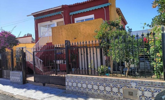 Villa - Resale - Orihuela Costa - Punta Prima