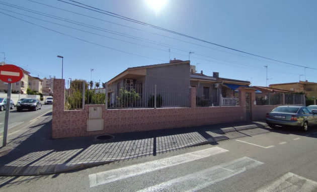 Villa - Resale - Torrevieja - Playa de los locos