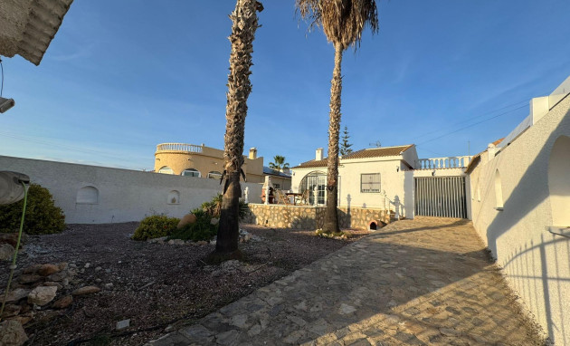 Villa - Resale - Torrevieja - San luis