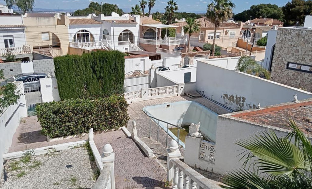 Villa - Resale - Torrevieja - SHL--56779
