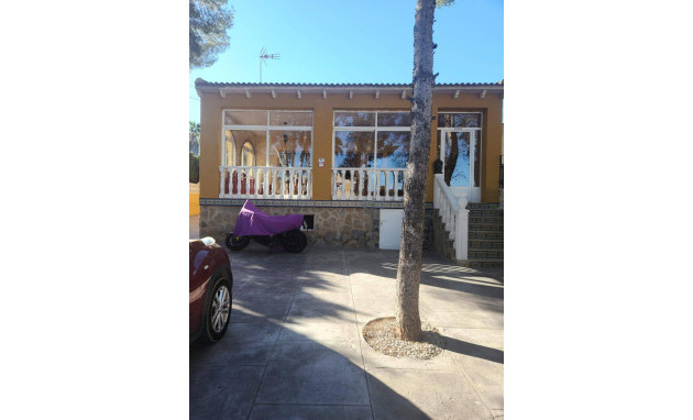 Villa - Reventa - Orihuela Costa - Los Almendros-La Florida