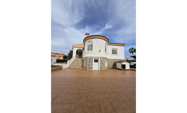Villa - Reventa - Torrevieja - El chaparral