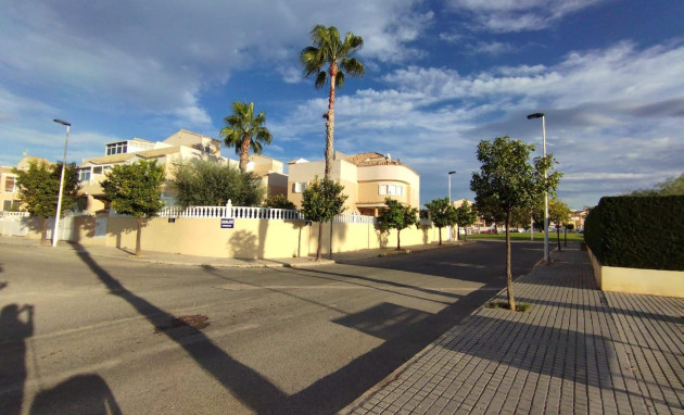 Villa - Revente - Torrevieja - Torreta florida