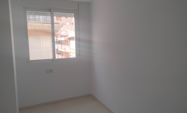 Revente - Apartment - Aguilas - Center