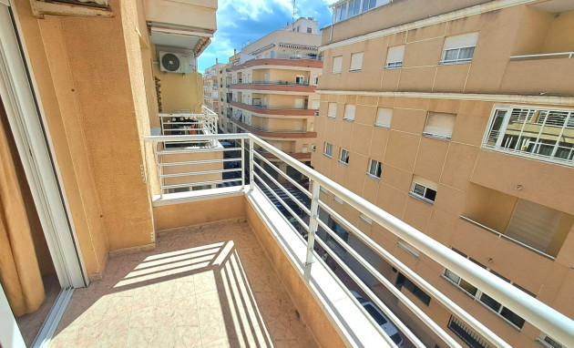 Resale - Apartment - Torrevieja - Centro