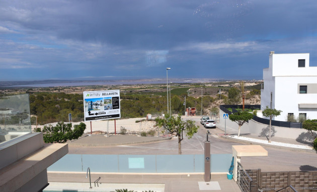 Reventa - Villa - San Miguel de Salinas - Urbanizaciones