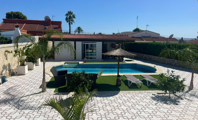 Resale - Detached House / Villa - Ciudad Quesada