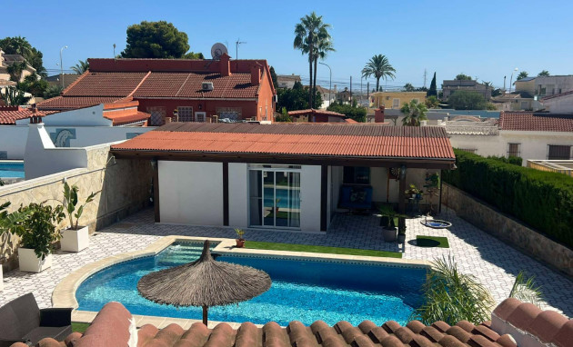 Resale - Detached House / Villa - Ciudad Quesada