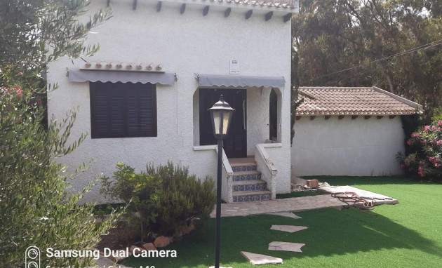 Resale - Villa - Orihuela Costa - Playa Flamenca Norte