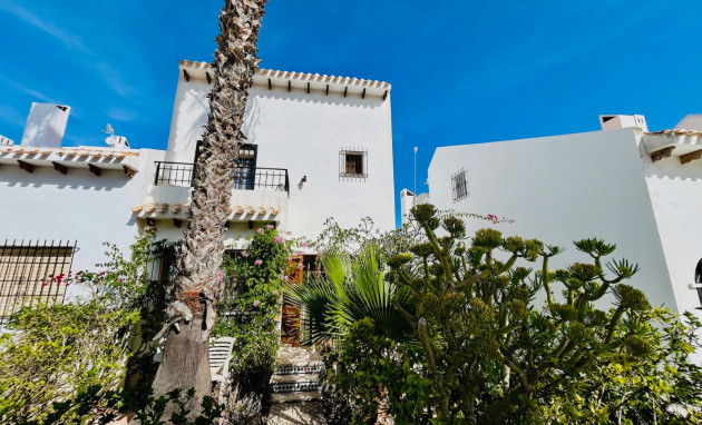 Resale - Terraced house - Orihuela Costa - Villamartín