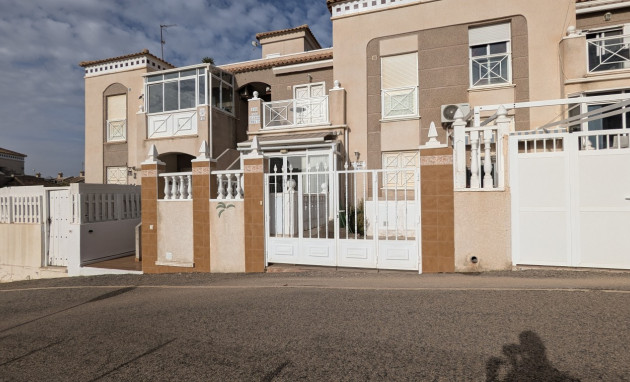 Herverkoop - Bungalow - Gelijkvloers - Torrevieja