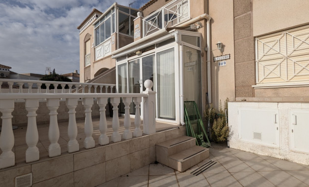 Herverkoop - Bungalow - Gelijkvloers - Torrevieja