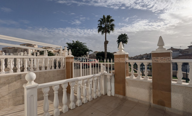 Herverkoop - Bungalow - Gelijkvloers - Torrevieja