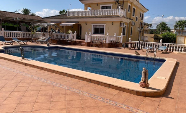 Resale - Villa - Torrevieja - Los altos