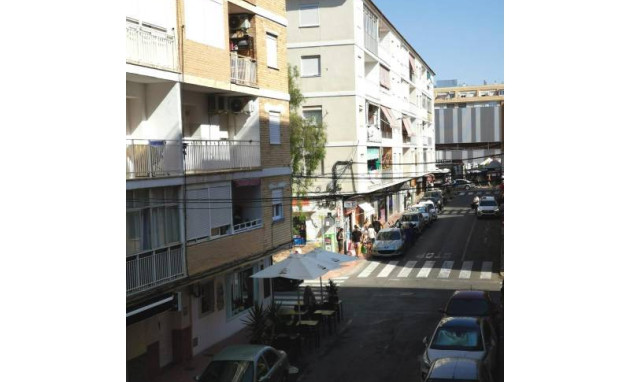 Herverkoop - Apartment - Torrevieja - Estacion de autobuses