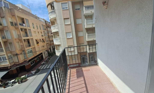 Herverkoop - Apartment - Torrevieja - Playa del cura