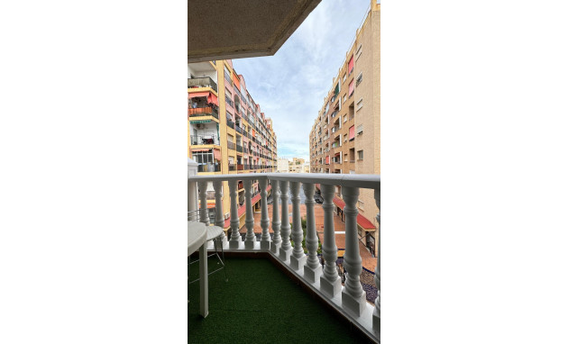 Herverkoop - Apartment - Torrevieja - Playa del cura