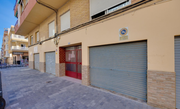 Herverkoop - Terraced house - Torrevieja - Estacion de autobuses