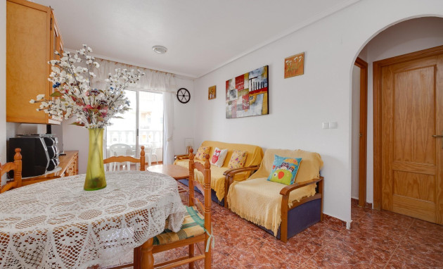 Herverkoop - Apartment - Torrevieja - Estacion de autobuses