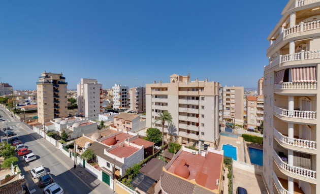 Herverkoop - Apartment - Torrevieja - Estacion de autobuses