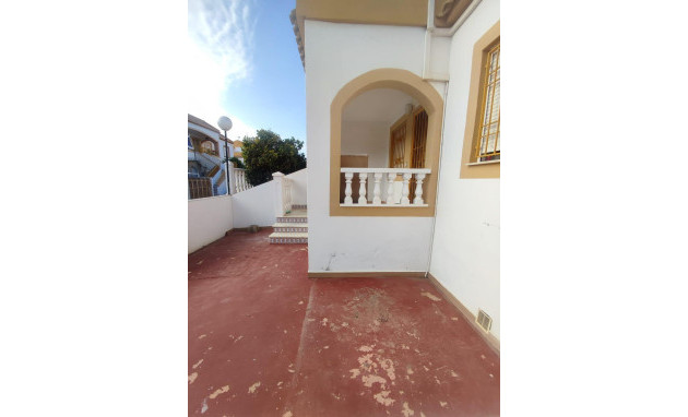 Herverkoop - Bungalow - Gelijkvloers - Torrevieja - La Siesta - El Salado - Torreta