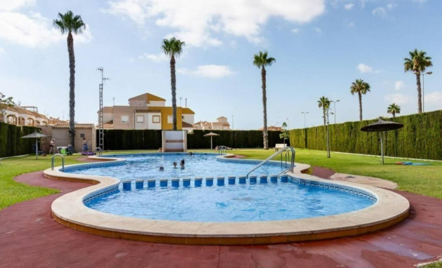 Herverkoop - Bungalow - Gelijkvloers - Torrevieja - La Siesta - El Salado - Torreta