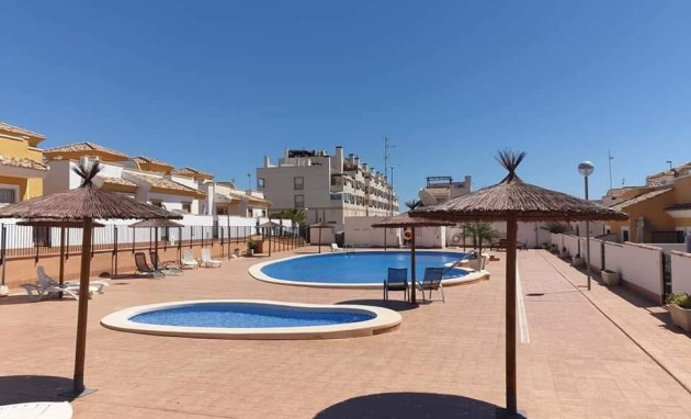 Herverkoop - Town house / semi detached - Orihuela - Entre Naranjos Vistabella