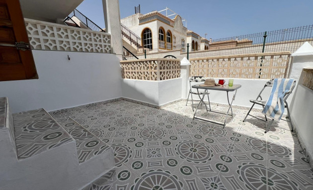 Herverkoop - Bungalow - Gelijkvloers - Torrevieja - Aguas nuevas 2