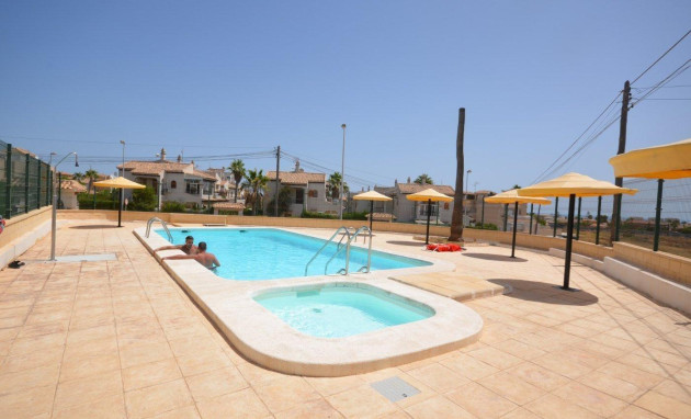 Herverkoop - Bungalow - Gelijkvloers - Torrevieja - Aguas nuevas 2