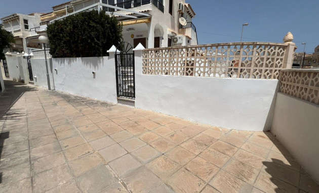 Herverkoop - Bungalow - Gelijkvloers - Torrevieja - Aguas nuevas 2