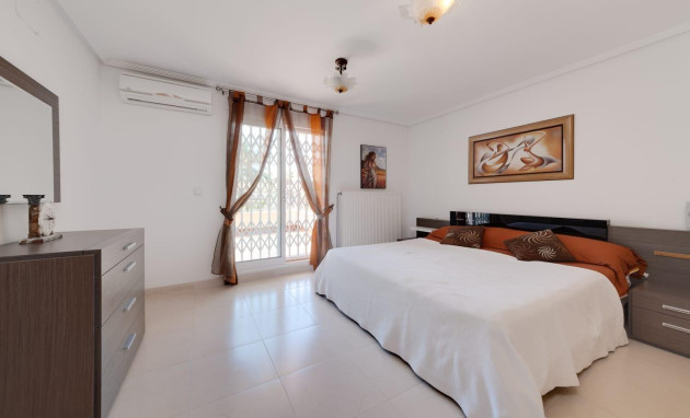 Herverkoop - Villa - Orihuela Costa - Punta Prima